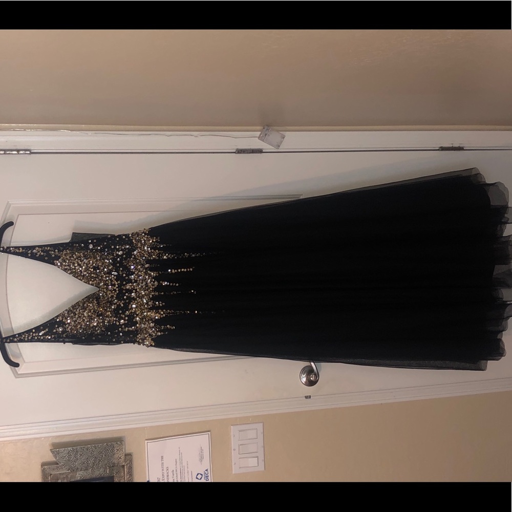Black tulle maxi prom dress!!
